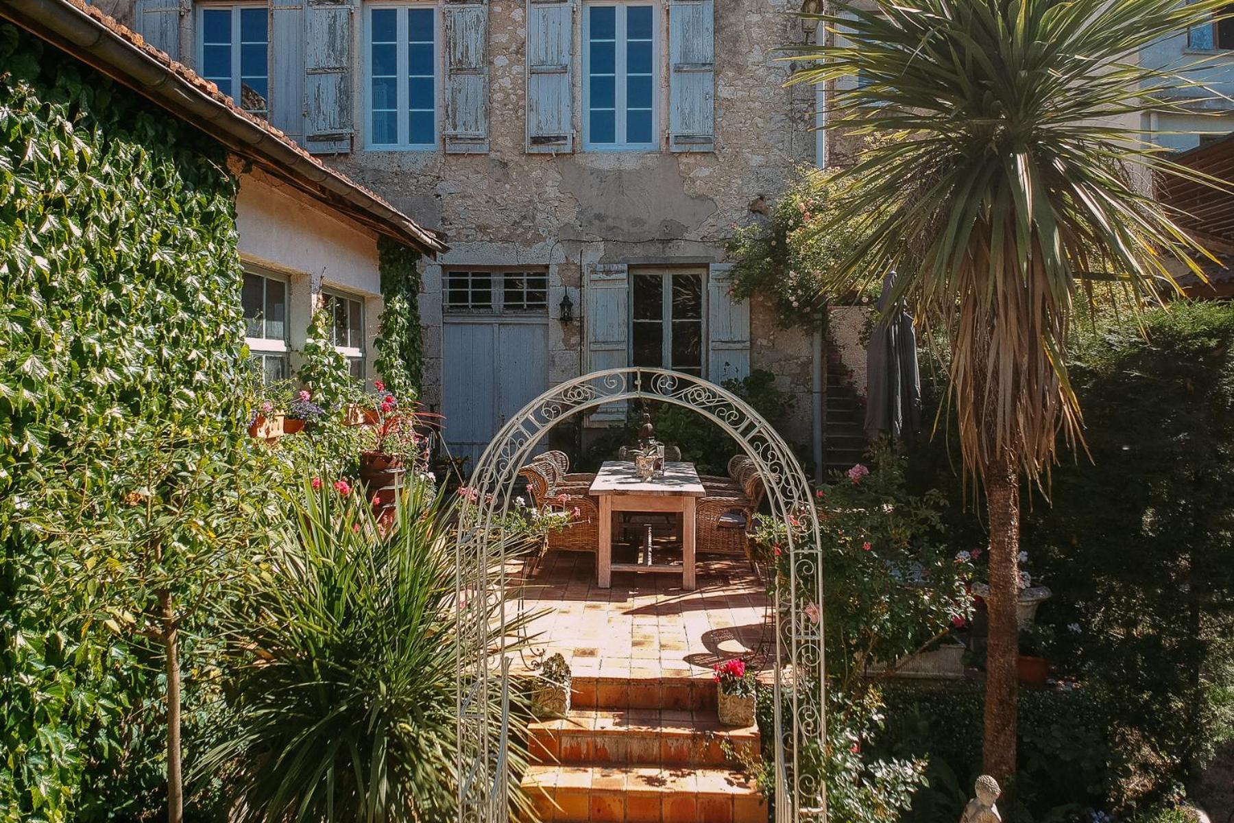La Maison 64 D'hotes Bed & Breakfast *